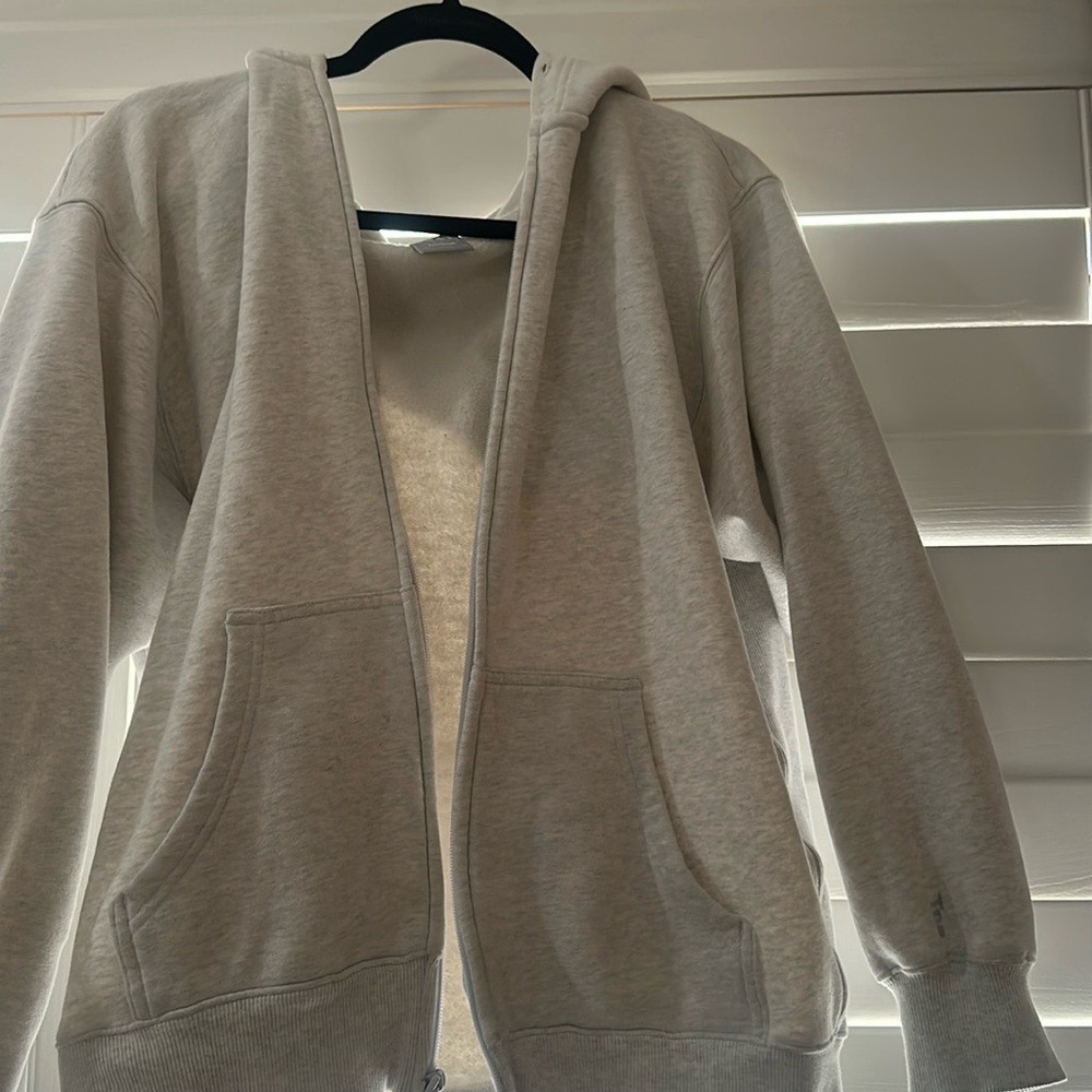 aritzia TNA zip ip hoodie